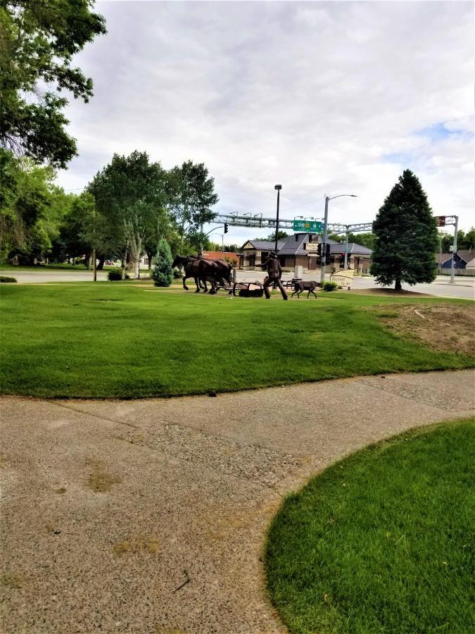 Town House Motor Inn Worland Buitenkant foto